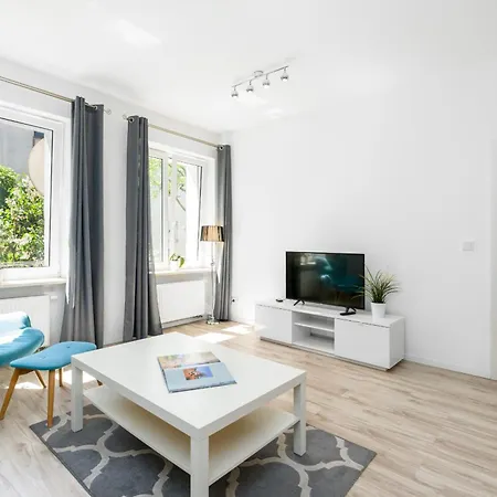 Modern One Bedroom Apartment In Poznan By Noclegi Renters Exterior photo