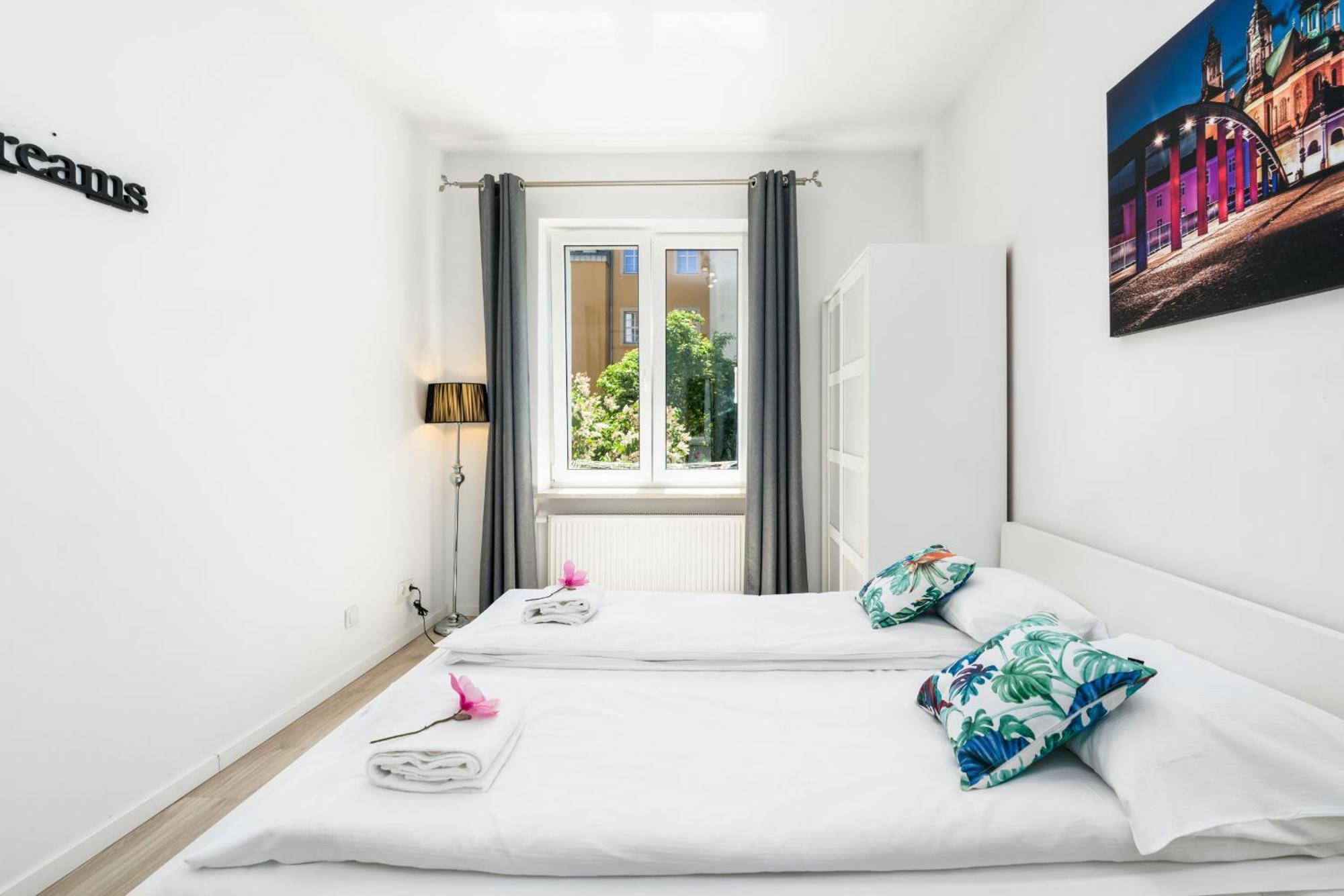 Modern One Bedroom In By Renters * Poznan
